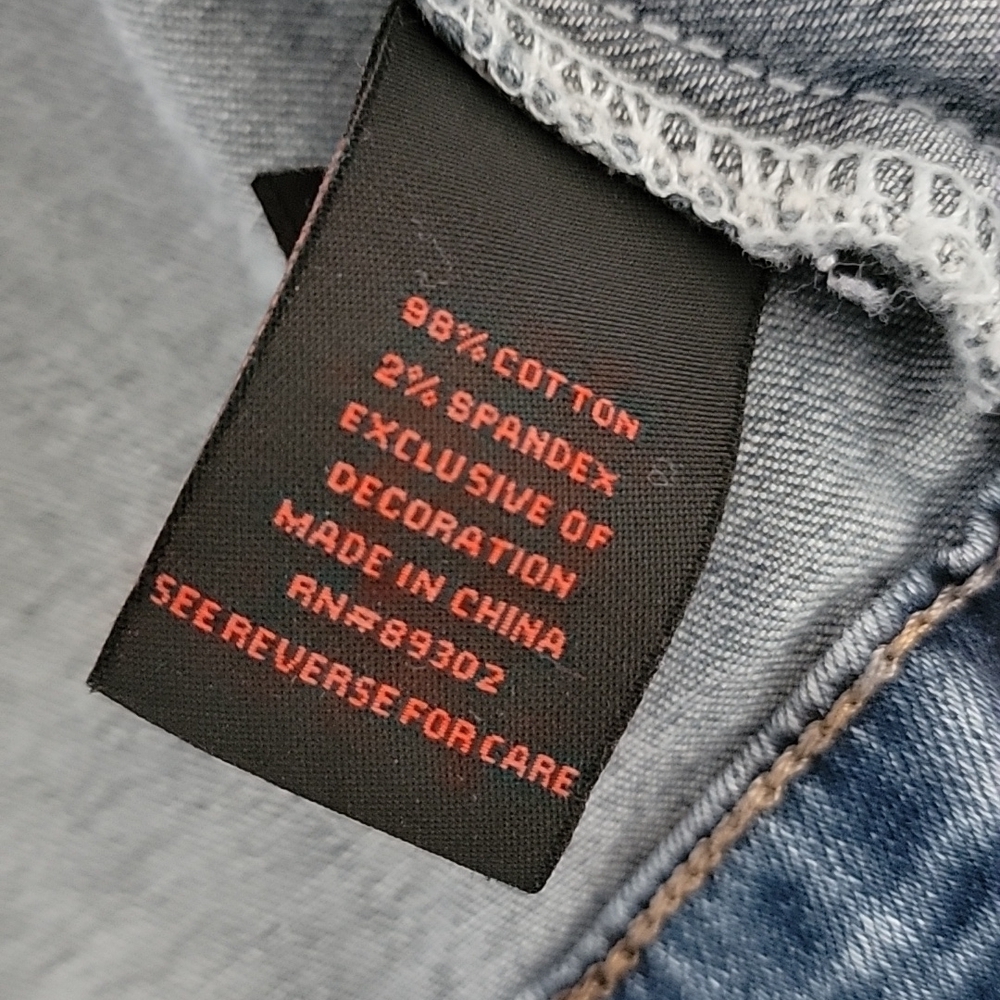 Earl Jeans Distressed Denim Jacket - Picture 6 of 7